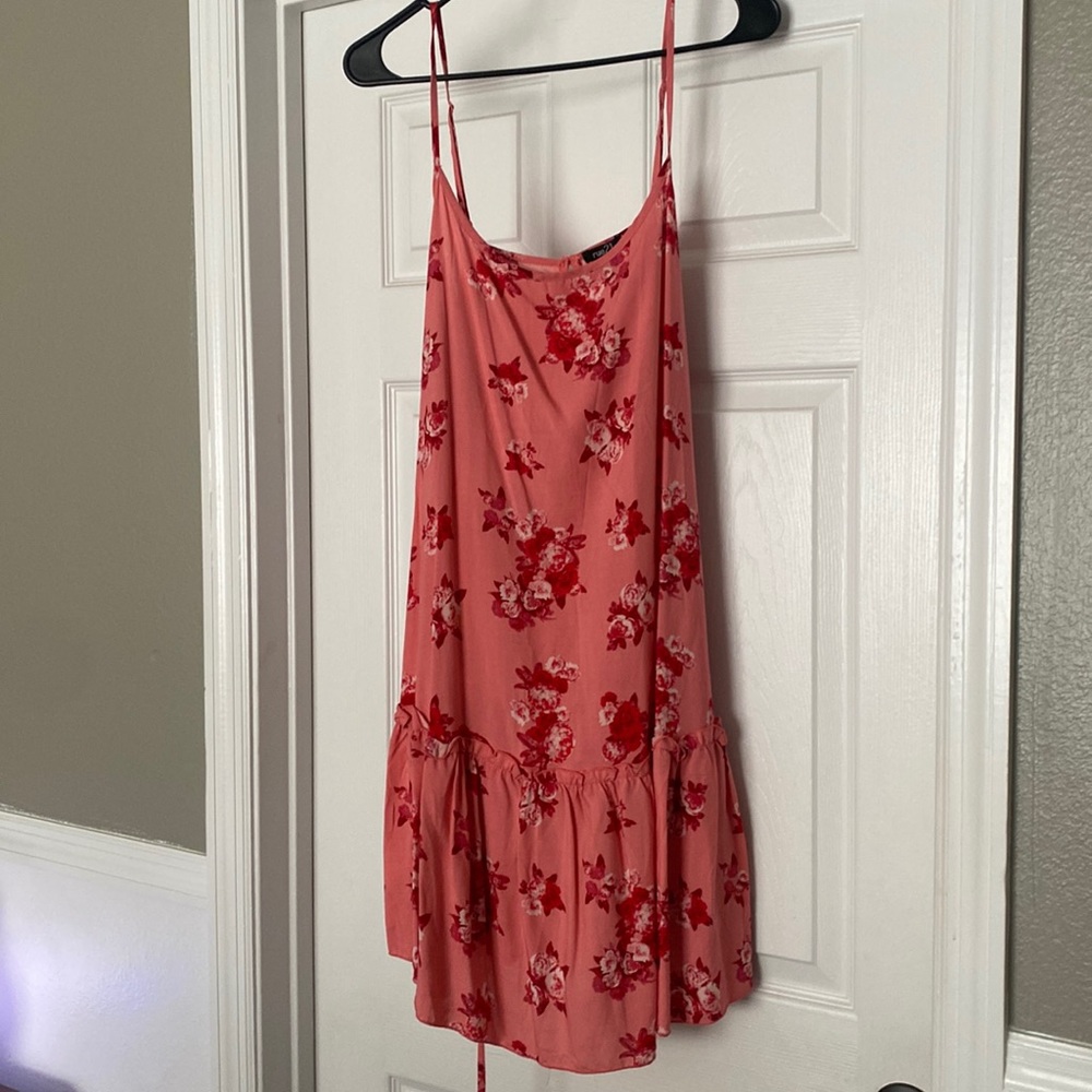 Adorable spaghetti strap floral dress